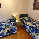 Kasa Kiara Apartment *